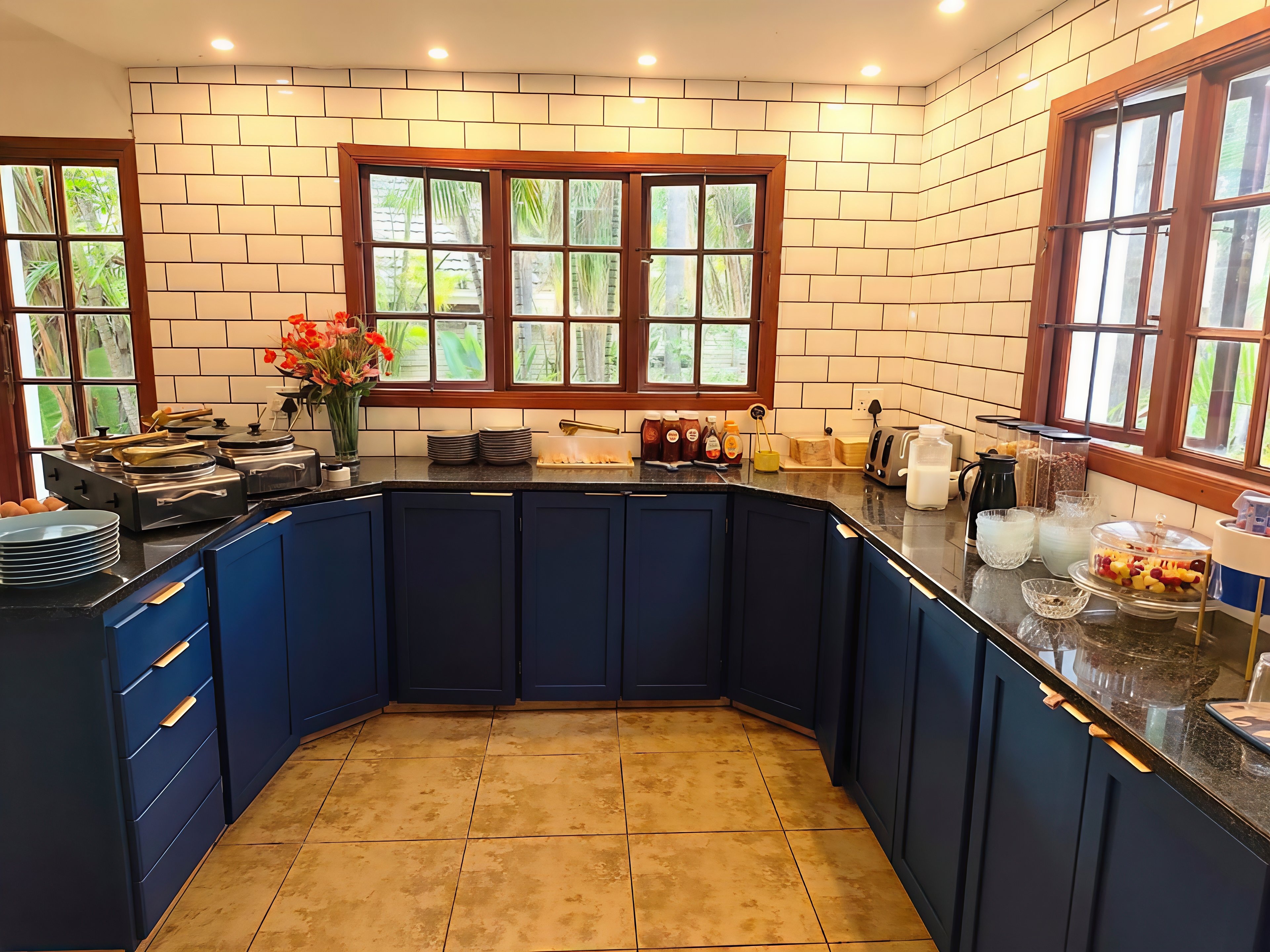 Breakfast room buffet 2